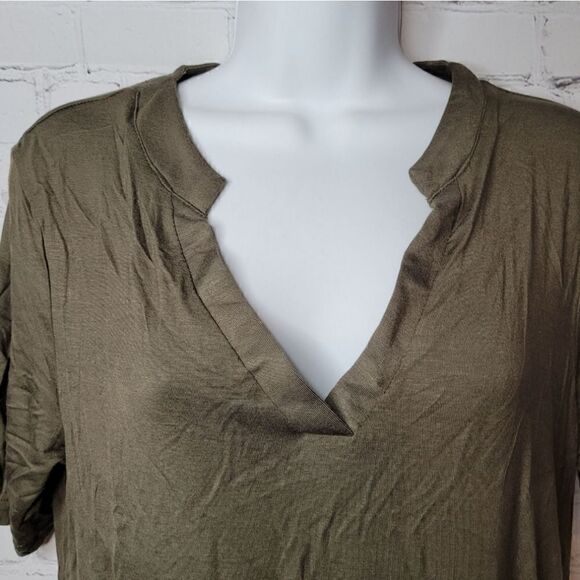 Women's V Neck Short Sleeve Top Small - Picture 2 of 4